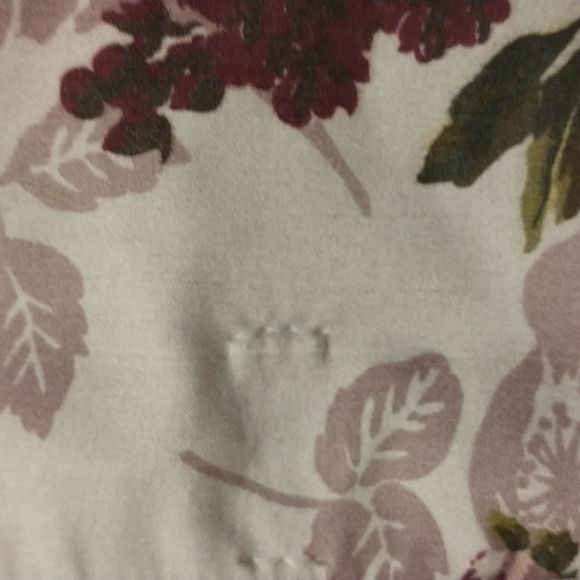 First Issue by Liz Claiborne romantic blouse, large, mauve floral - Picture 4 of 4